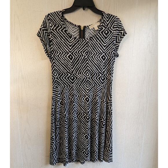 Michael Kors graphic black and white print mini dress size medium - Picture 8 of 9